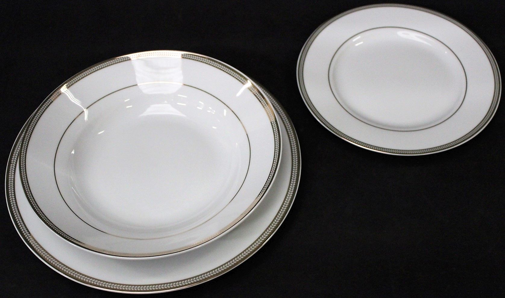 ROND SERVIES 18 STUKS "ELISE" GOUD