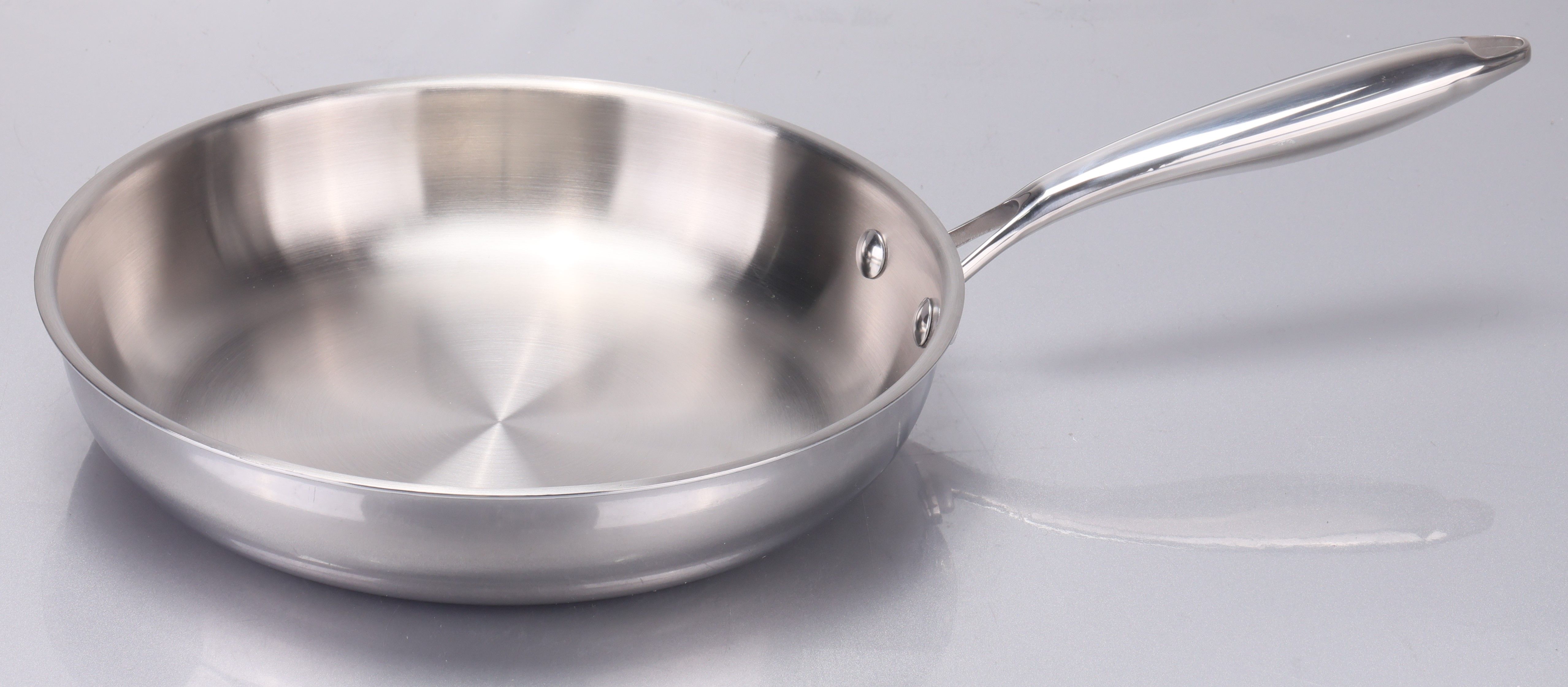 ROESTVRIJSTALEN BRAADPAN DIA.24CM H.5CM