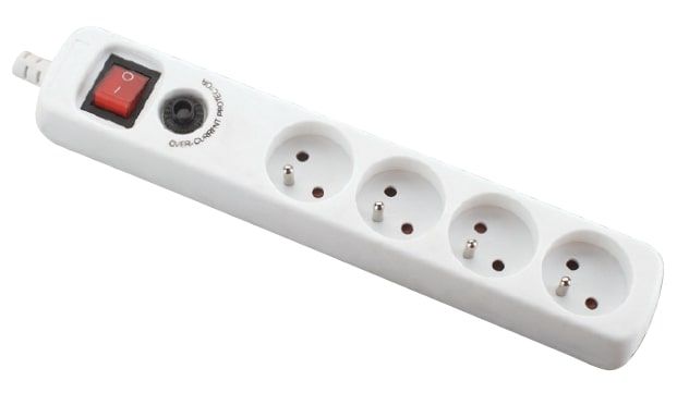 VIJFVOUDIGE STEKKERDOOS MET SCHAKELAAR