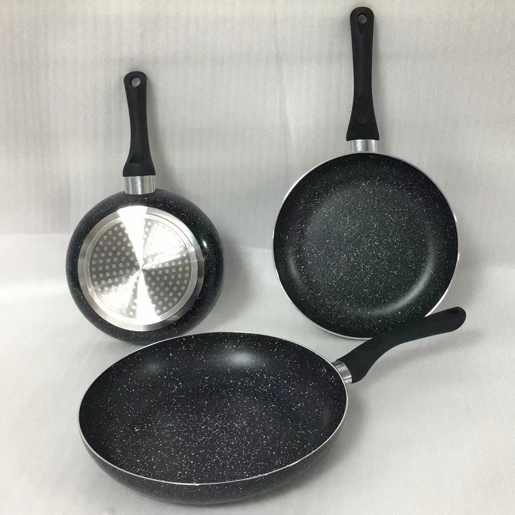 SET VAN 3 NON-STICK BRAADPANNEN 20-24-28